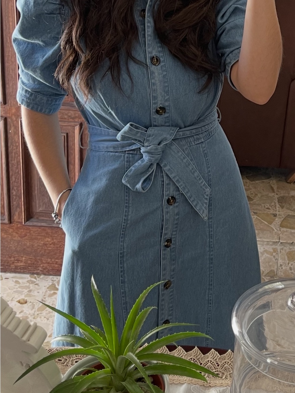 Who What Wear Light Blue Denim Midi Dress with Self Tie Waist - Picture 2 of 4
